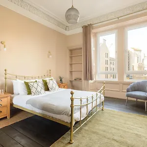 https://spacious-2br-leith-apartment.edinburghhotelsuk.org
